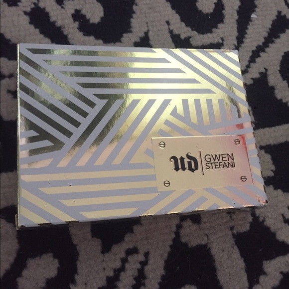 URBAN DECAY : GWEN STEFANI LIMITED EDITION - Picture 2 of 4